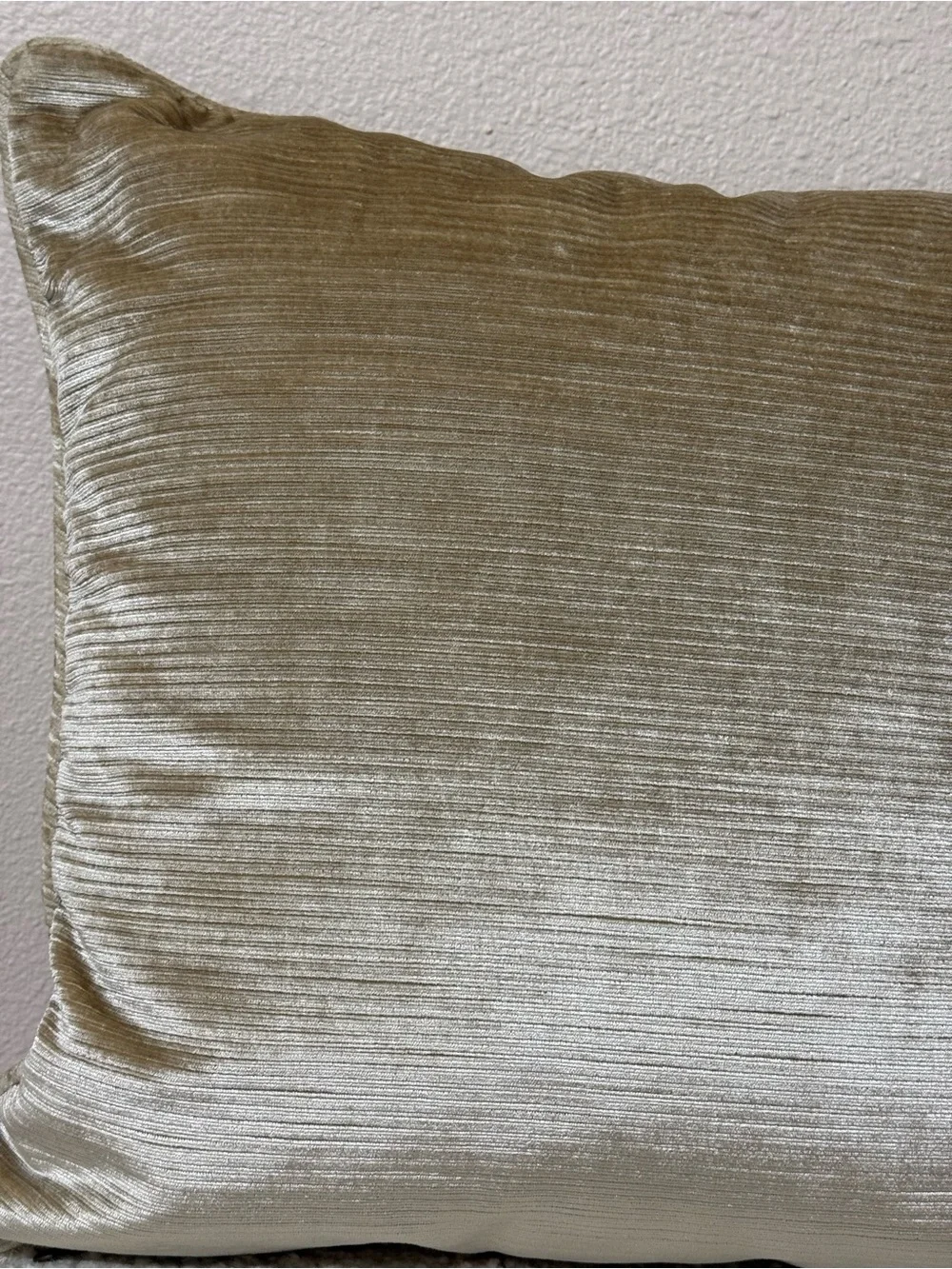 Pier 1 Champagne Beige Gold Ribbed Velvet Throw Decorative Pillow 18 X 18